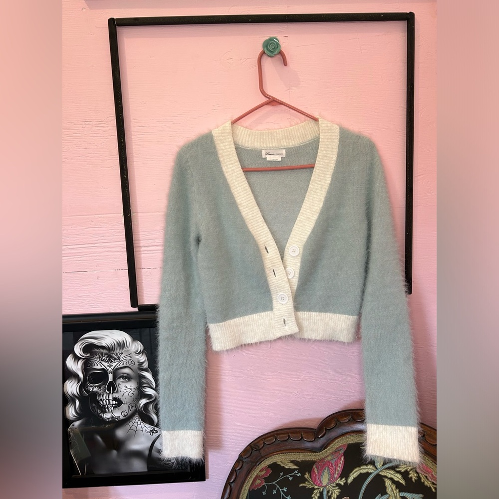💙 00s | Lovers + Friends | Baby Blue and White Cropped Cardigan